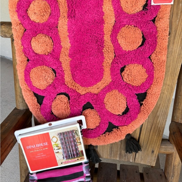 2 Piece Bath Set - Shower Curtain and Rug - Picture 6 of 11